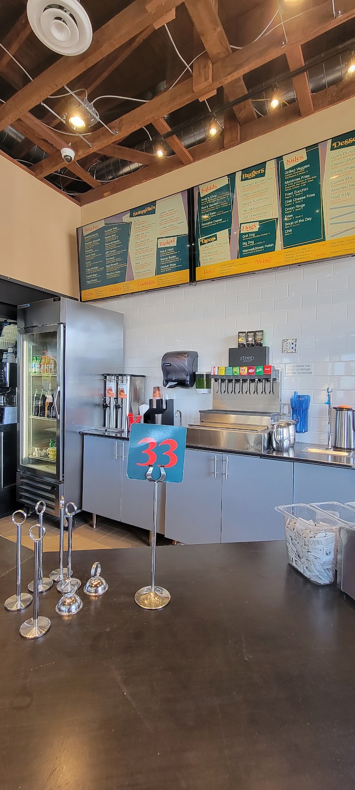 Gus & Andys Kitchen & Bar | restaurant | 2201 Honolulu Ave, Montrose, CA 91020, USA | 8184154756 OR +1 818-415-4756