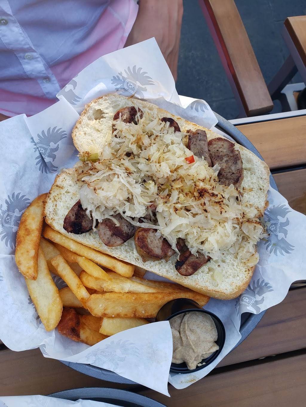 Schneithorst’s Restaurant & Bar | restaurant | 1600 S Lindbergh Blvd, St. Louis, MO 63131, USA | 3149934100 OR +1 314-993-4100