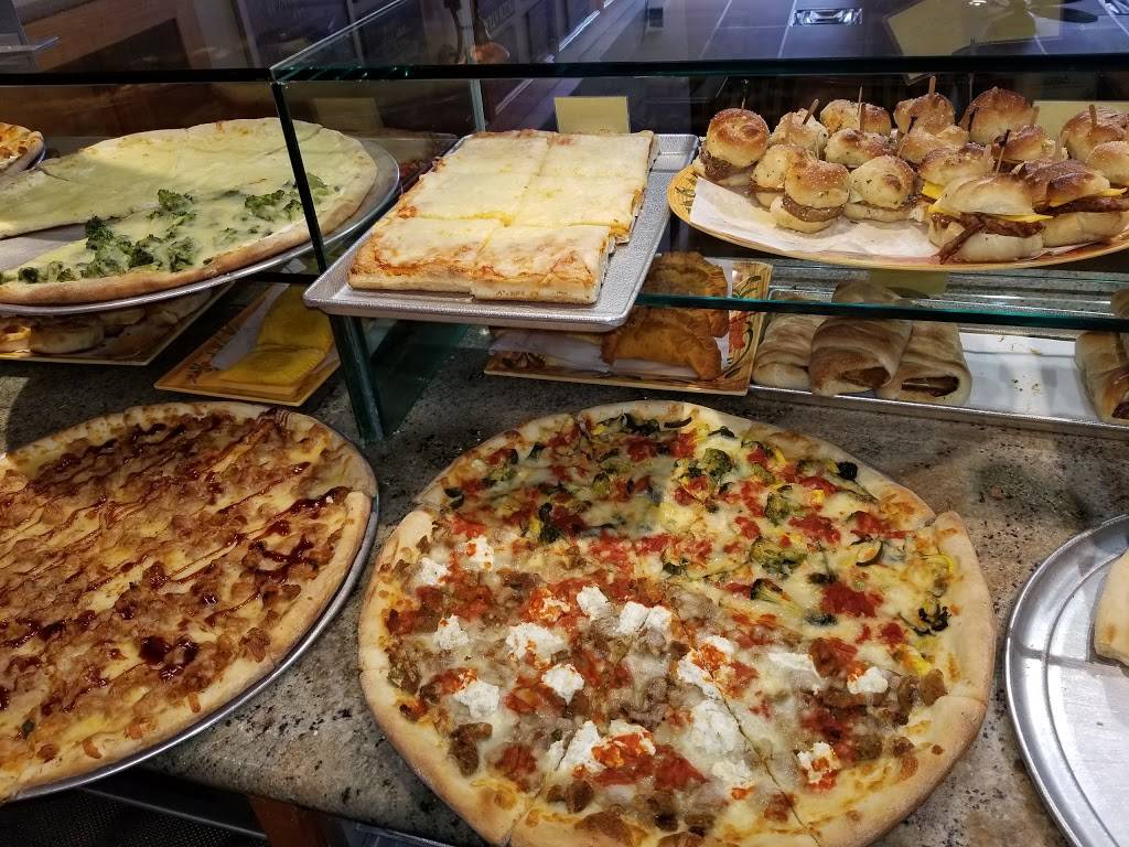 Roccos Pizzeria | restaurant | 4 New Paltz Plaza, New Paltz, NY 12561, USA | 8452557161 OR +1 845-255-7161