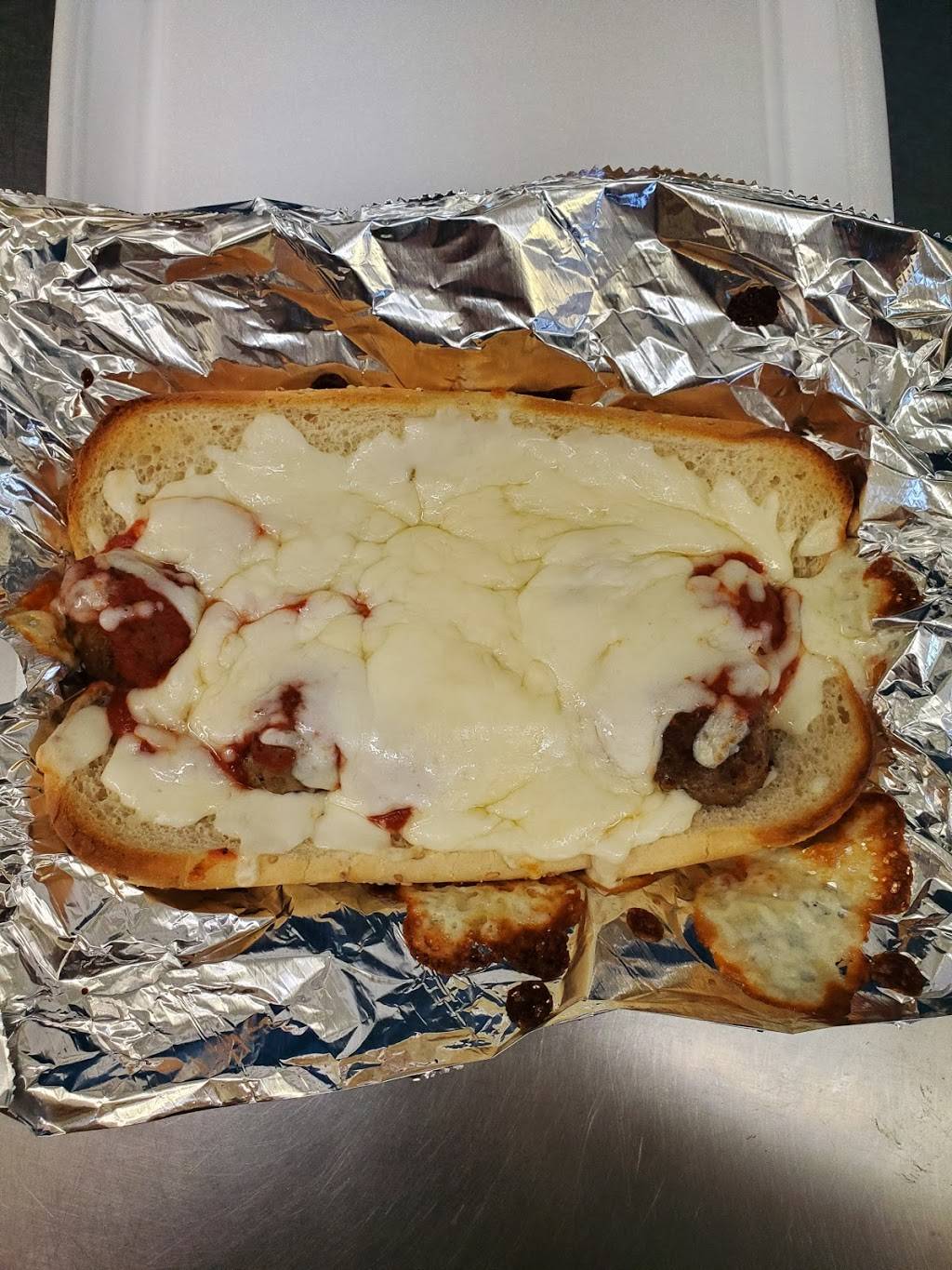 Gs Pizza World | restaurant | 15692 W Akron-Canfield Rd, Berlin Center, OH 44401, USA | 3305470088 OR +1 330-547-0088