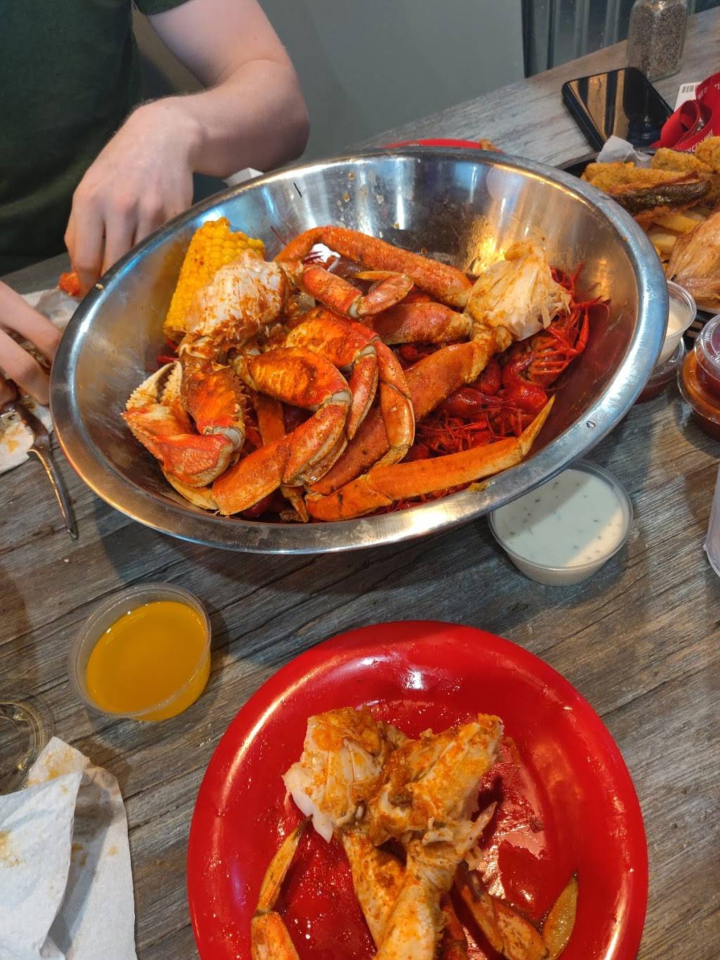 Crazy Cajun | restaurant | 16000 Stuebner Airline Rd Suite M, Spring, TX 77379, USA | 8325341263 OR +1 832-534-1263