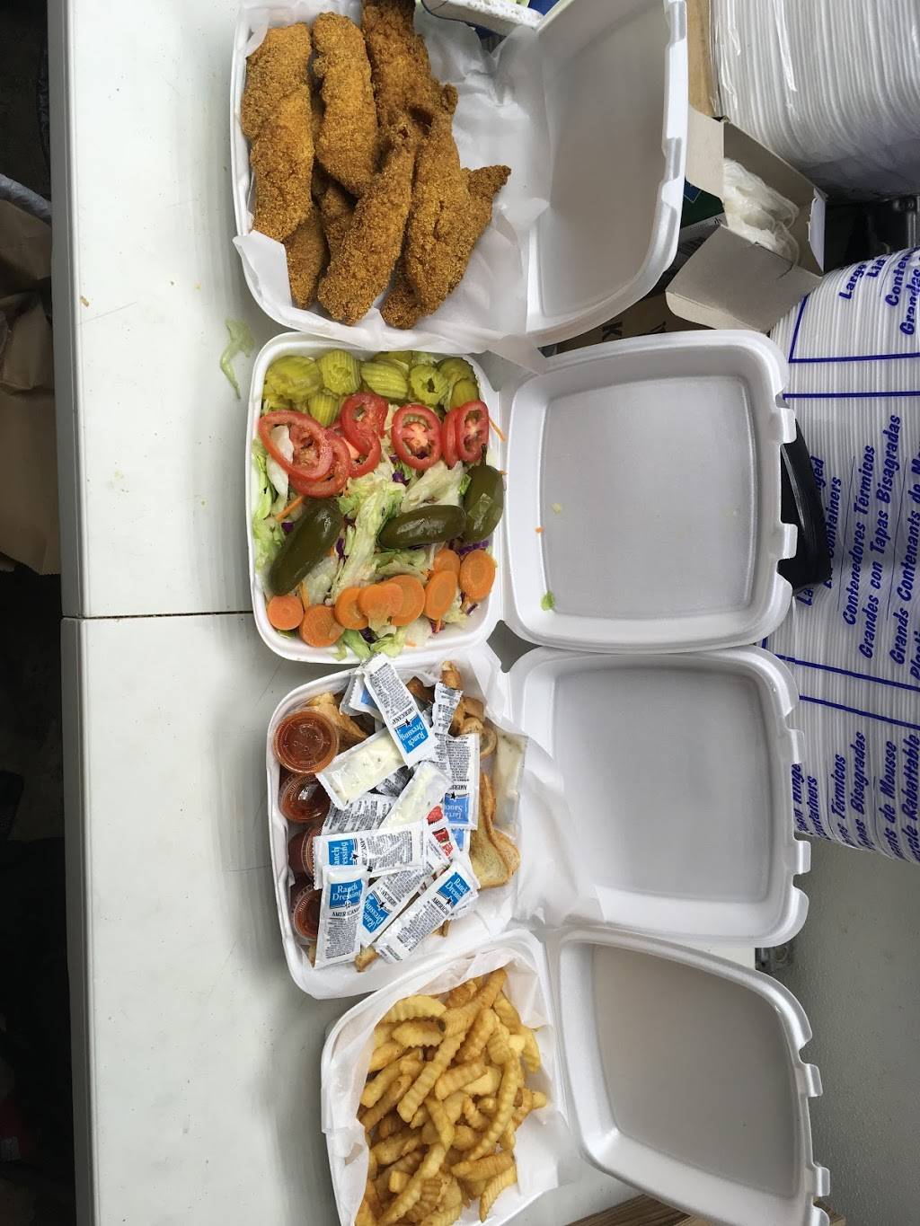 Ronnies Catfish & More | restaurant | 3034 E Illinois Ave, Dallas, TX 75216, USA | 4693990725 OR +1 469-399-0725