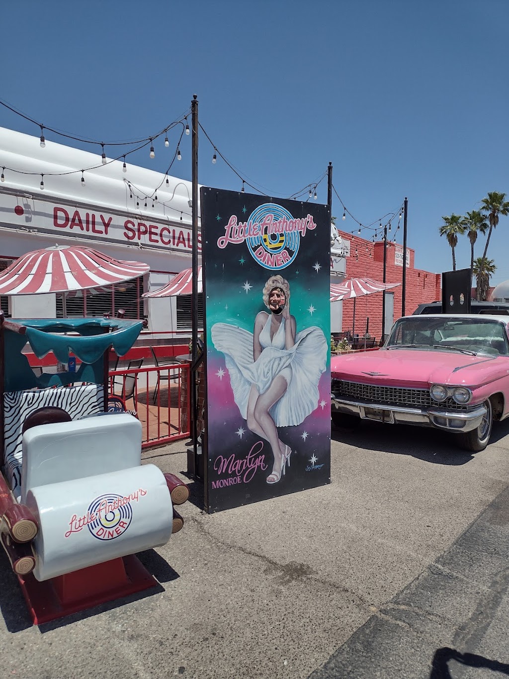 Little Anthonys Diner | restaurant | 7010 E Broadway Blvd, Tucson, AZ 85710, USA | 5202960456 OR +1 520-296-0456