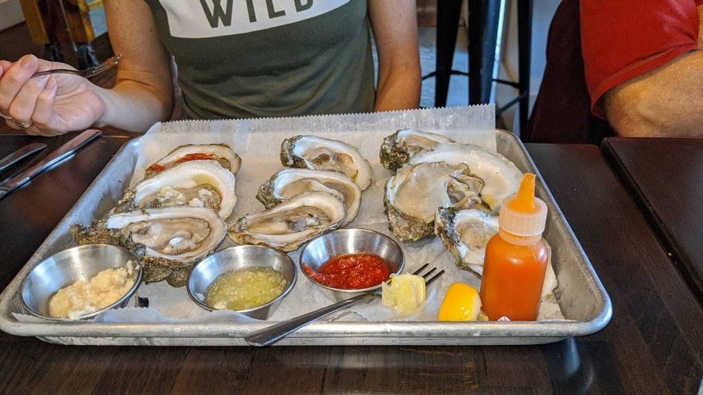 THE LOCAL PEARL OYSTER SHOPPE | restaurant | 124 Canal St, New Smyrna Beach, FL 32168, USA | 3864446483 OR +1 386-444-6483