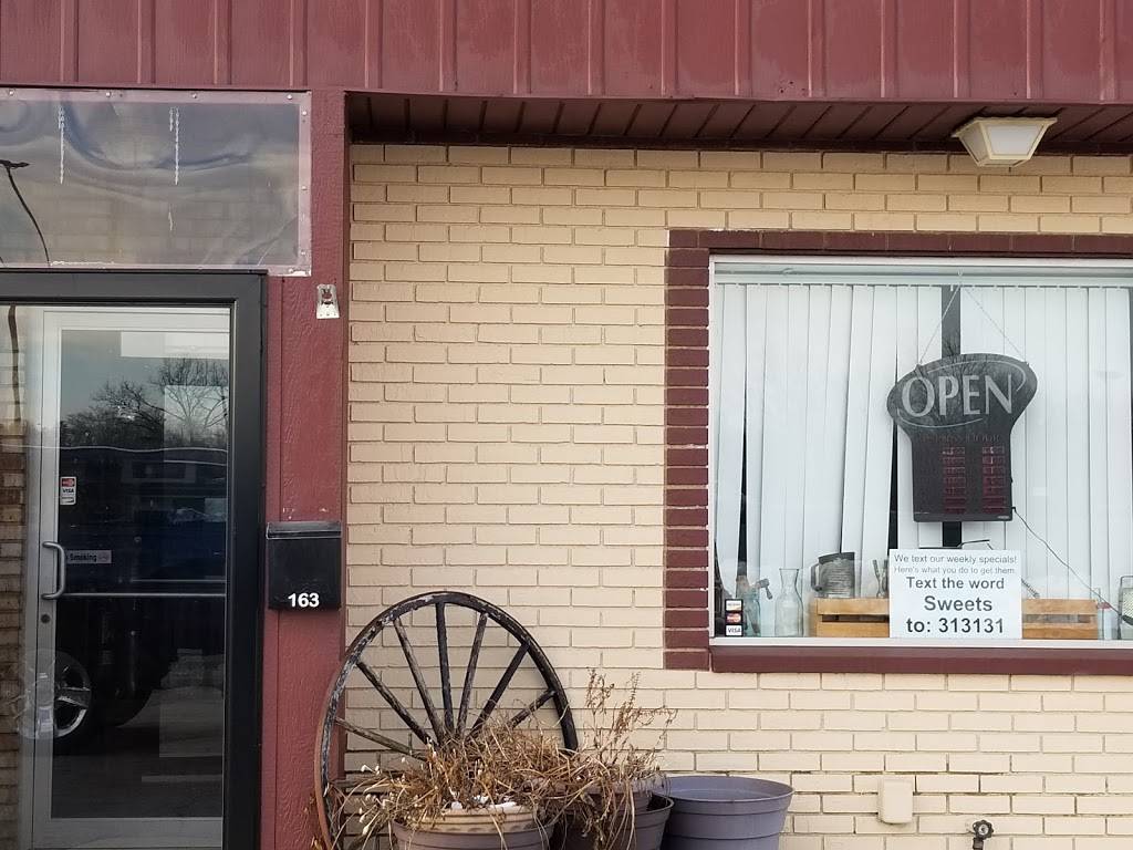 Sweets & Eats Home of Karamels | restaurant | 163 Folsom St NW, Warren, OH 44483, USA | 3304695781 OR +1 330-469-5781