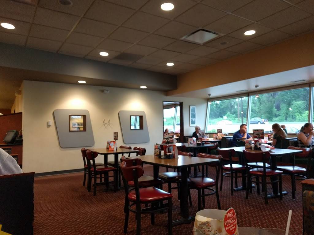 Eatn Park | restaurant | 500 Chippewa Town Center, Beaver Falls, PA 15010, USA | 7248477275 OR +1 724-847-7275