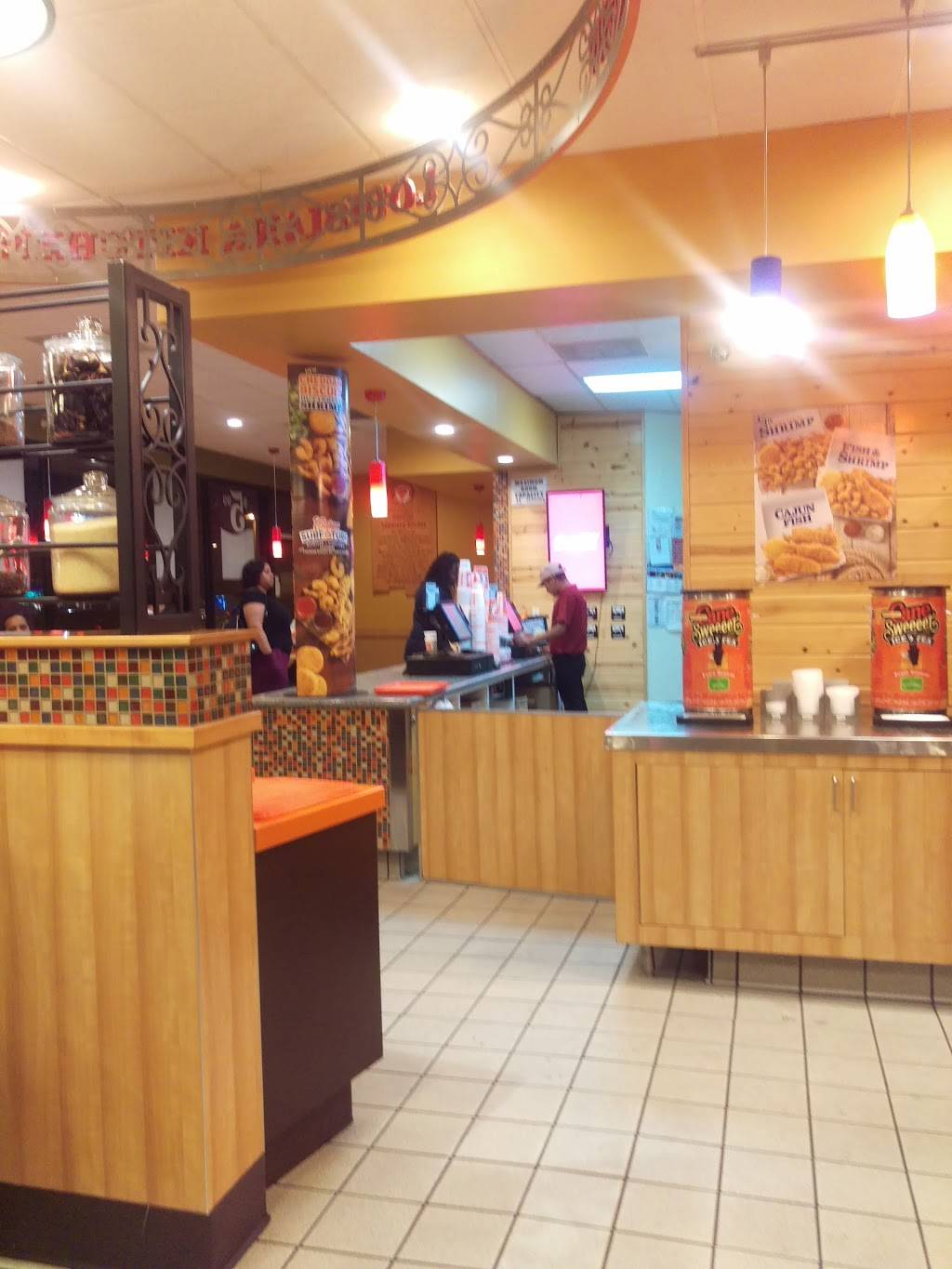 Popeyes Louisiana Kitchen | restaurant | 16989 Valley Blvd, Fontana, CA 92335, USA | 9098543774 OR +1 909-854-3774