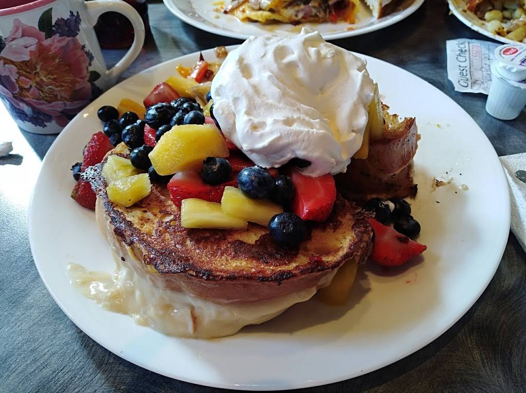 Mamies Cafe & Homemade | restaurant | 110 E Allegheny St, Martinsburg, PA 16662, USA | 8147939122 OR +1 814-793-9122