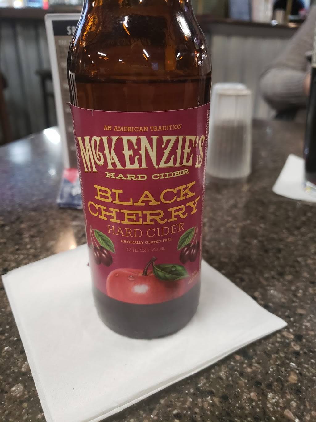 KDs Sports Bar | restaurant | 945 36th St, Wyoming, MI 49509, USA | 6168053705 OR +1 616-805-3705