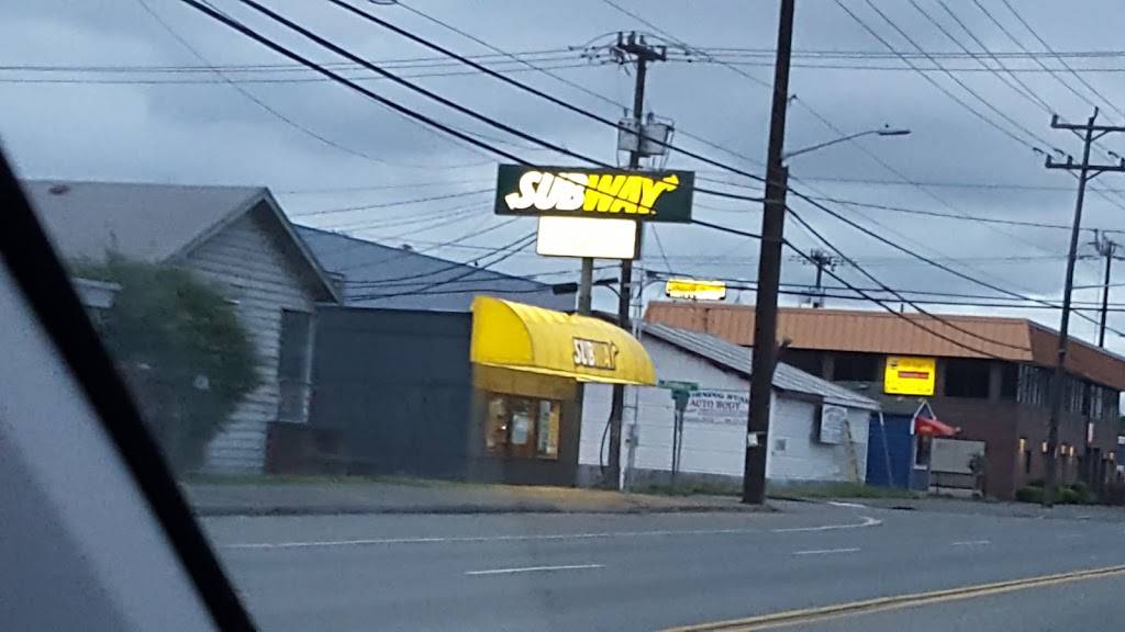 Subway | meal takeaway | 5603 4th Ave S, Seattle, WA 98108, USA | 2067624110 OR +1 206-762-4110