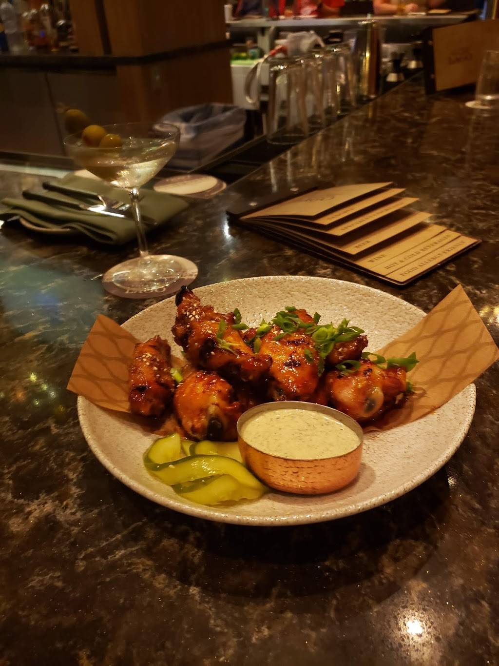 Three Bridges Bar & Grill | restaurant | 1000 Buena Vista Dr, Lake Buena Vista, FL 32830, USA | 4079393463 OR +1 407-939-3463