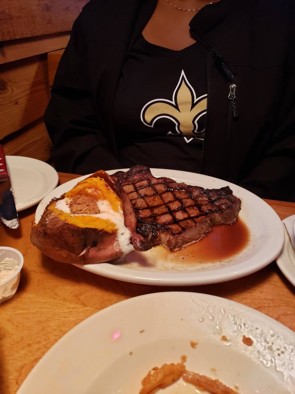 Texas Roadhouse | restaurant | 1969 Dogwood Rd SW, Snellville, GA 30078, USA | 7709851450 OR +1 770-985-1450