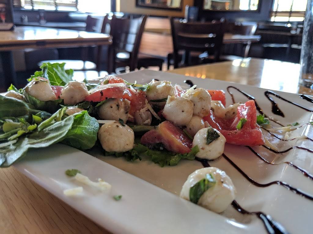 BJs Restaurant & Brewhouse | restaurant | 5613 Paseo Del Norte, Carlsbad, CA 92008, USA | 7605794440 OR +1 760-579-4440