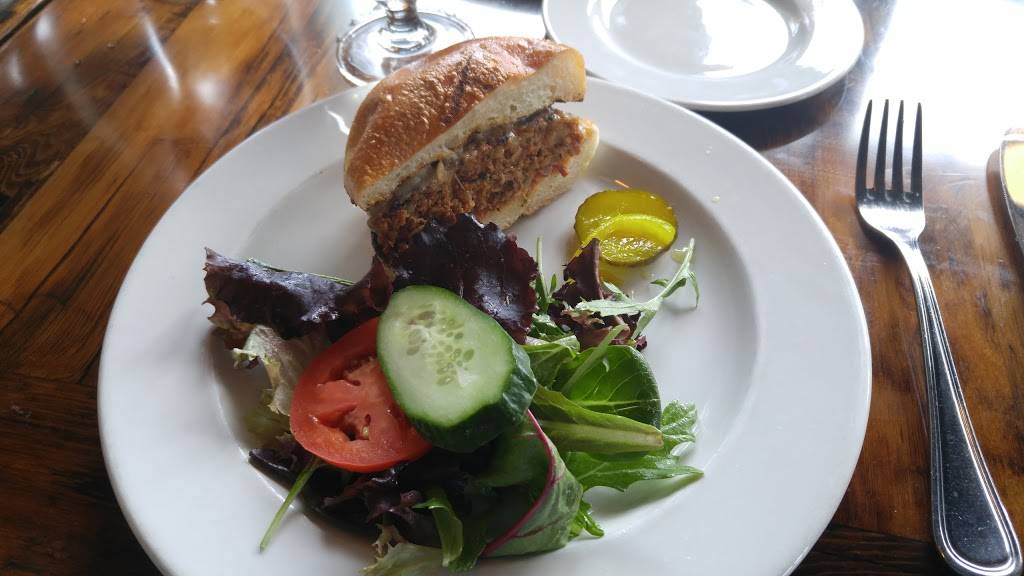 Paradiso | restaurant | 125 Lakeshore Rd E, Oakville, ON L6J 1H3, Canada | 9053381594 OR +1 905-338-1594