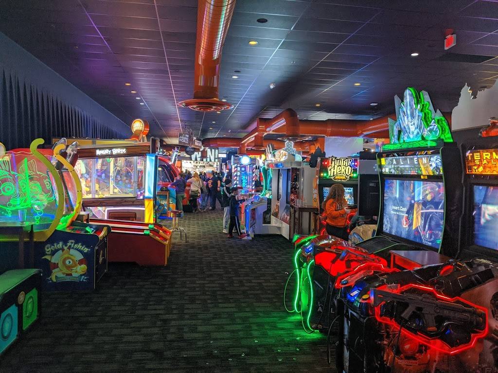 Dave & Busters | restaurant | 2502 S 133rd Plaza Ste 111, Omaha, NE 68144, USA | 4027783915 OR +1 402-778-3915