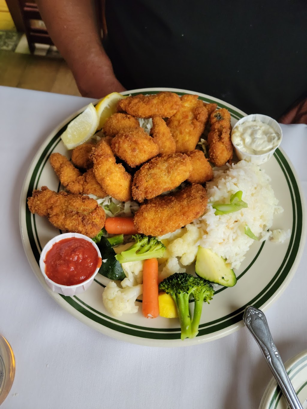 Spinners | restaurant | 29430 Ellensburg Ave, Gold Beach, OR 97444, USA | 5412475160 OR +1 541-247-5160