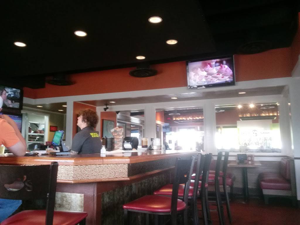 Chilis Grill & Bar | meal takeaway | 4207 7th St, Bay City, TX 77414, USA | 9792442144 OR +1 979-244-2144