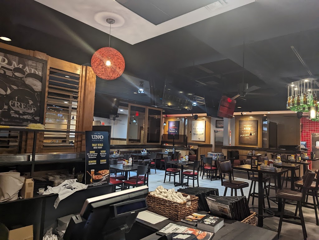 UNO Pizzeria & Grill Canton Crossing | restaurant | 3821 Boston St, Baltimore, MD 21224, USA | 6672123776 OR +1 667-212-3776