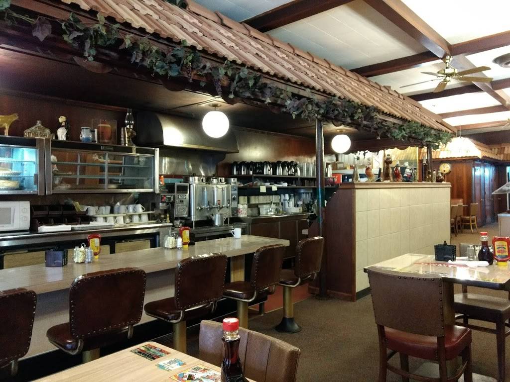 Old Hamlin Restaurant | restaurant | 122 W Ludington Ave, Ludington, MI 49431, USA | 2318434251 OR +1 231-843-4251