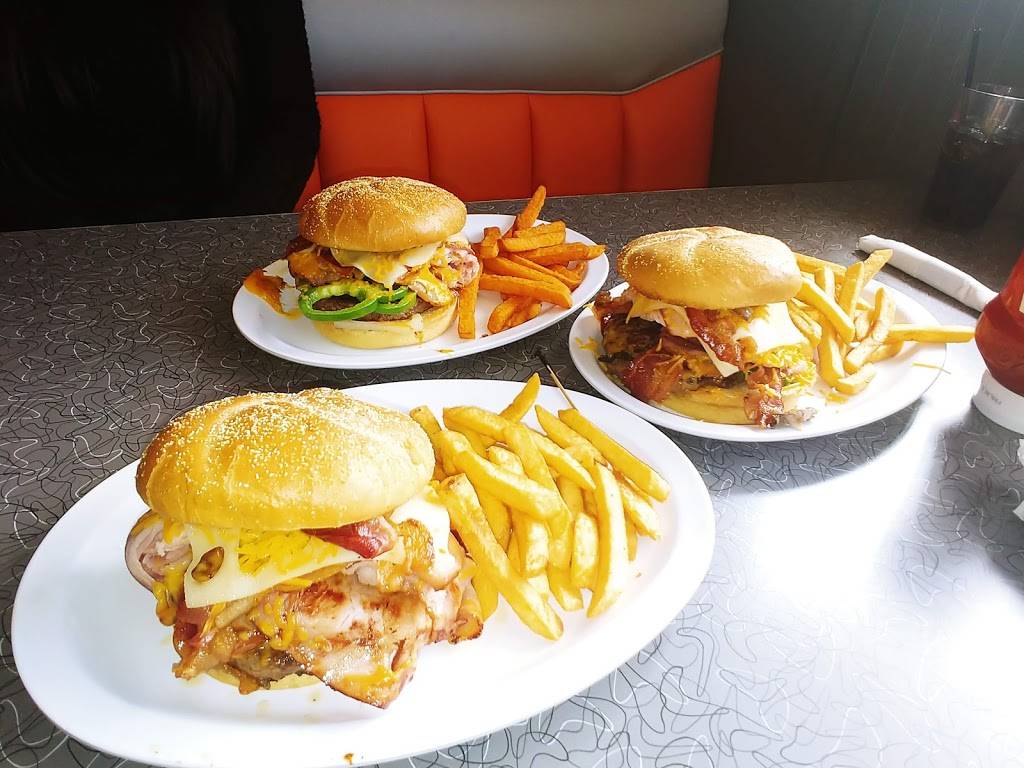 Mels Family Diner | restaurant | 3221 S Orlando Dr, Sanford, FL 32773, USA | 4073214294 OR +1 407-321-4294