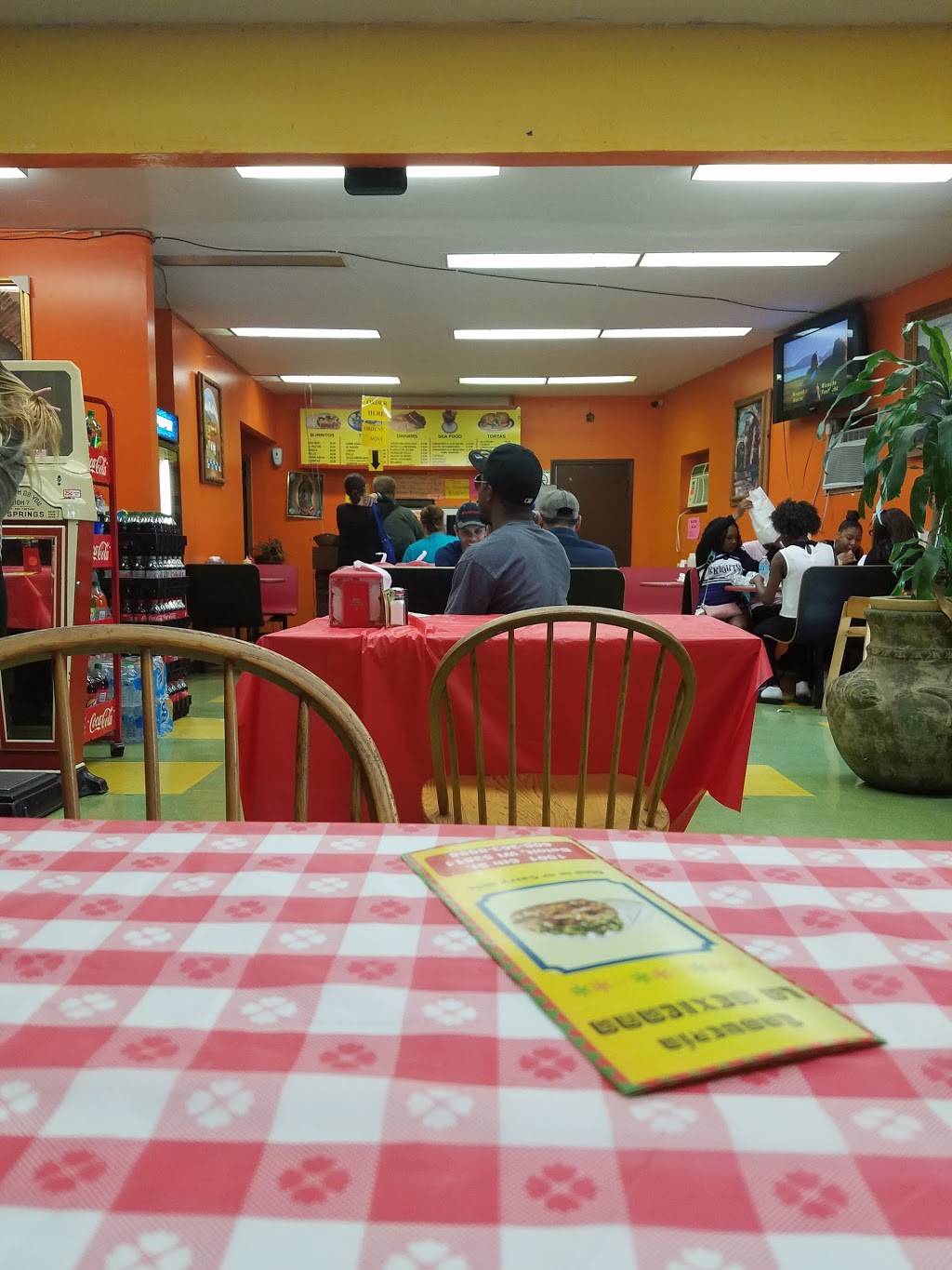 La Mexicana | restaurant | 1501 6th St, Beloit, WI 53511, USA | 6083638598 OR +1 608-363-8598