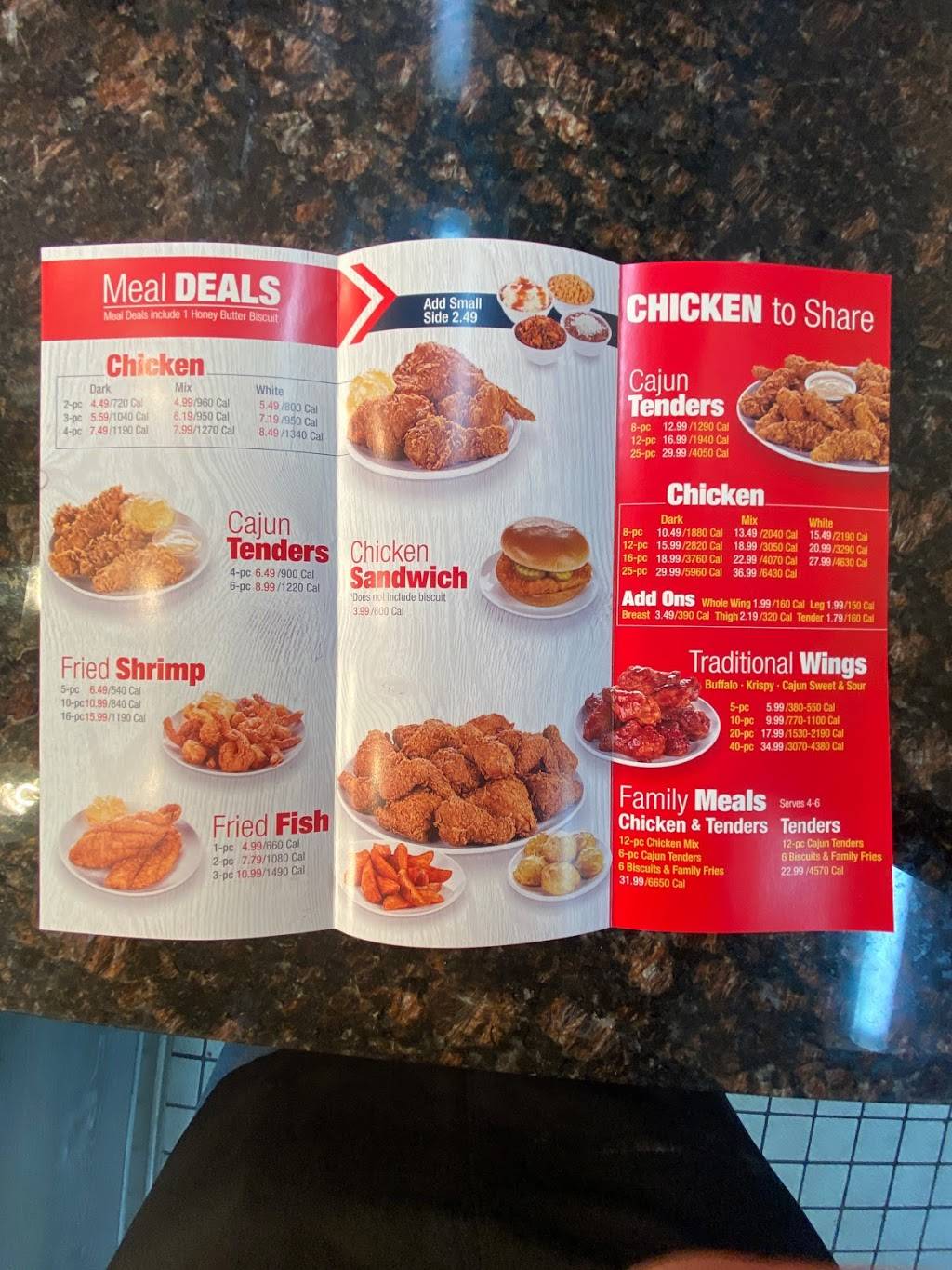 Krispy krunchy chicken | restaurant | 2701 El Portal Dr, San Pablo, CA 94806, USA | 5104145865 OR +1 510-414-5865