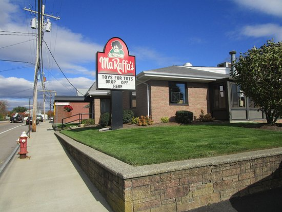 Ma Raffas Somerset | restaurant | 1142 County St, Somerset, MA 02726, USA | 5083240909 OR +1 508-324-0909