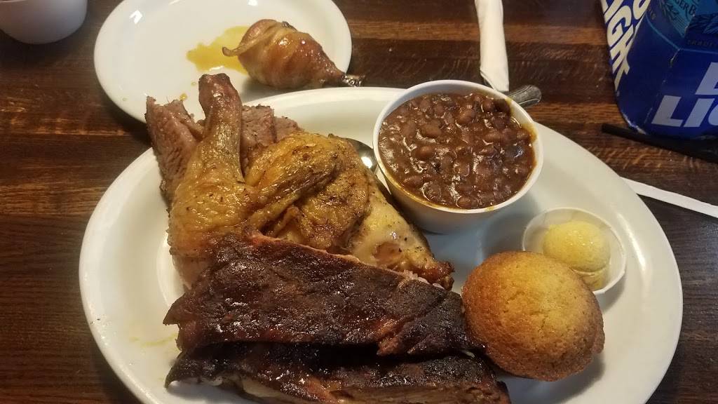 Smoking Pig BBQ | restaurant | 4379 Las Vegas Blvd N, Las Vegas, NV 89115, USA | 7257773988 OR +1 725-777-3988