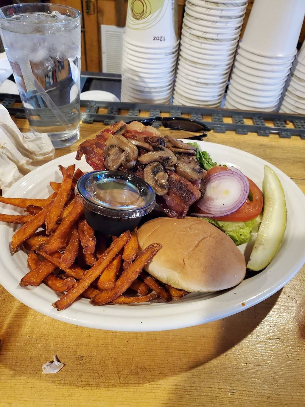 Roadhouse Bar and Grill | restaurant | 10188 US-34, Grand Lake, CO 80447, USA | 9706279300 OR +1 970-627-9300