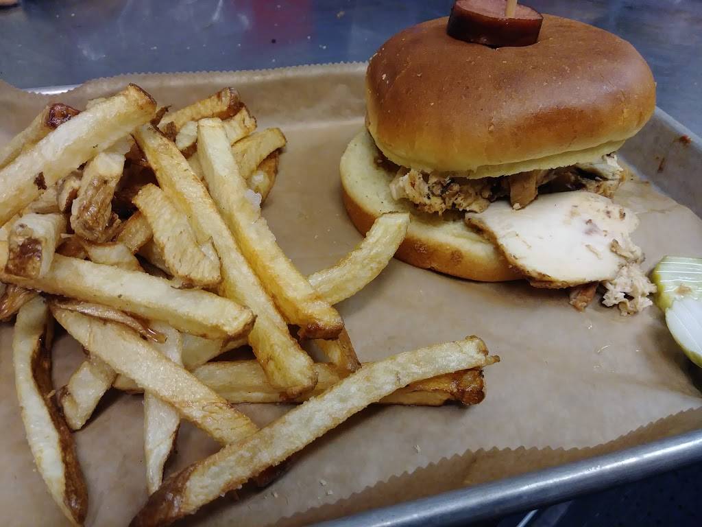 Muddy Creek and Honky Tonk BBQ | restaurant | N Holden St, Warrensburg, MO 64093, USA | 6603621355 OR +1 660-362-1355