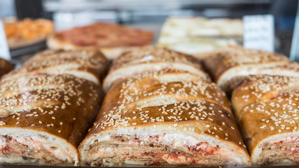 Eataliano Pies | restaurant | 5430 48th St, Maspeth, NY 11378, USA | 7183618266 OR +1 718-361-8266
