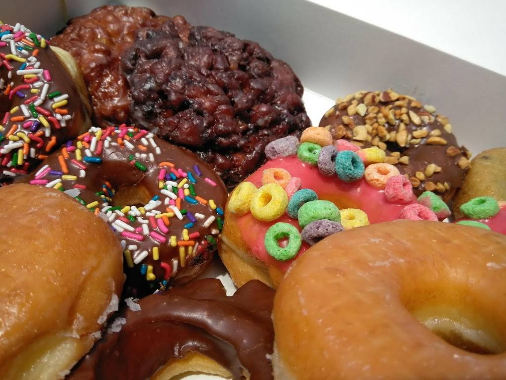 Rays Donuts #4 | restaurant | 2106 Candler Rd, Decatur, GA 30032, USA | 6785150173 OR +1 678-515-0173