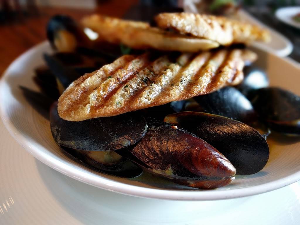 Academy Street Bistro | restaurant | 200 S Academy St, Cary, NC 27511, USA | 9193770509 OR +1 919-377-0509