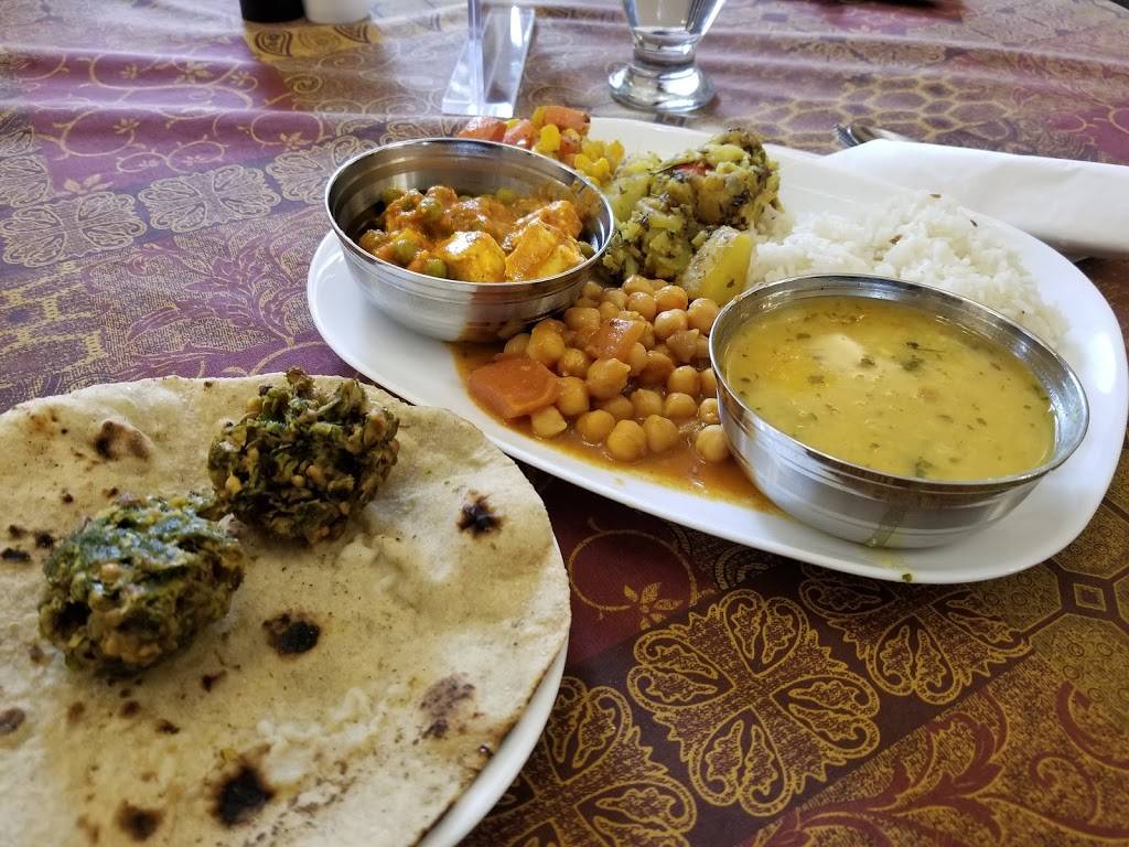 Govindas | restaurant | 243 Avenue Rd, Toronto, ON M5R 2J6, Canada | 8882181040 OR +1 888-218-1040