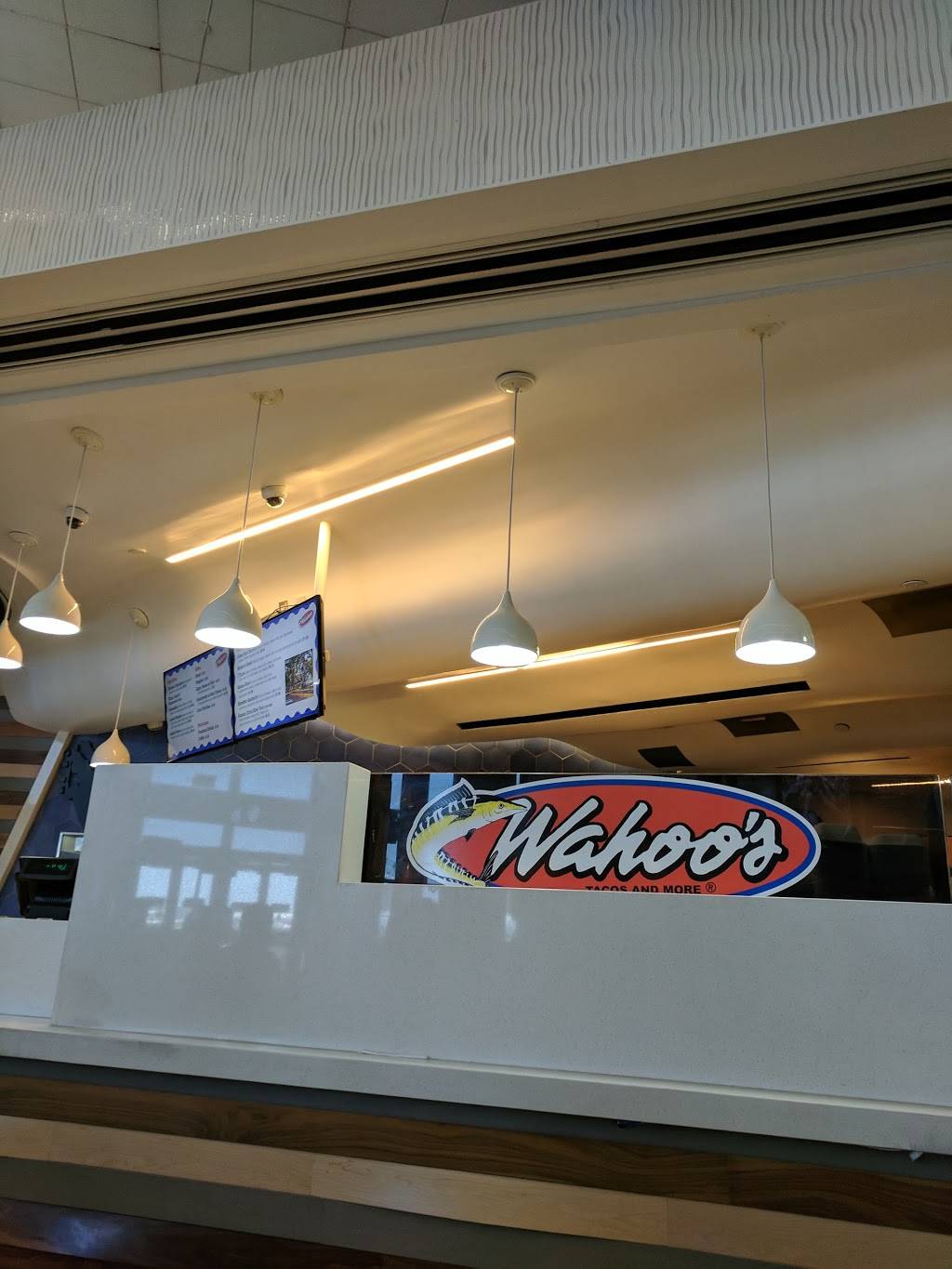 Wahoos Fish Taco | restaurant | 600 World Way, Los Angeles, CA 90045, USA | 3106461770 OR +1 310-646-1770