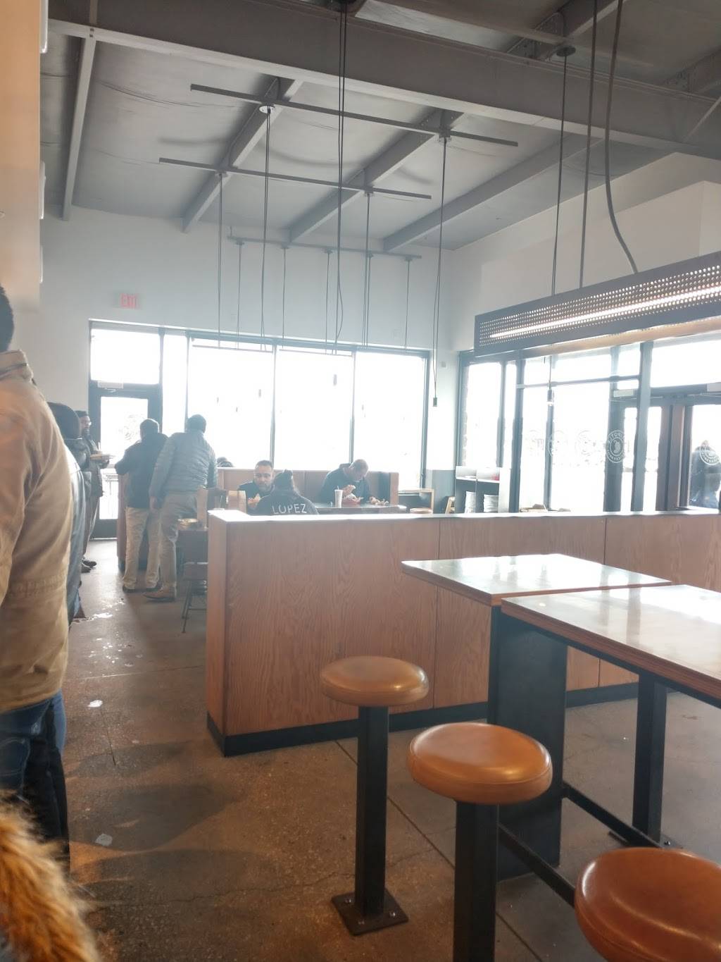 Chipotle Mexican Grill | restaurant | 7130 W Maple St Ste 100, Wichita, KS 67209, USA | 3169420263 OR +1 316-942-0263