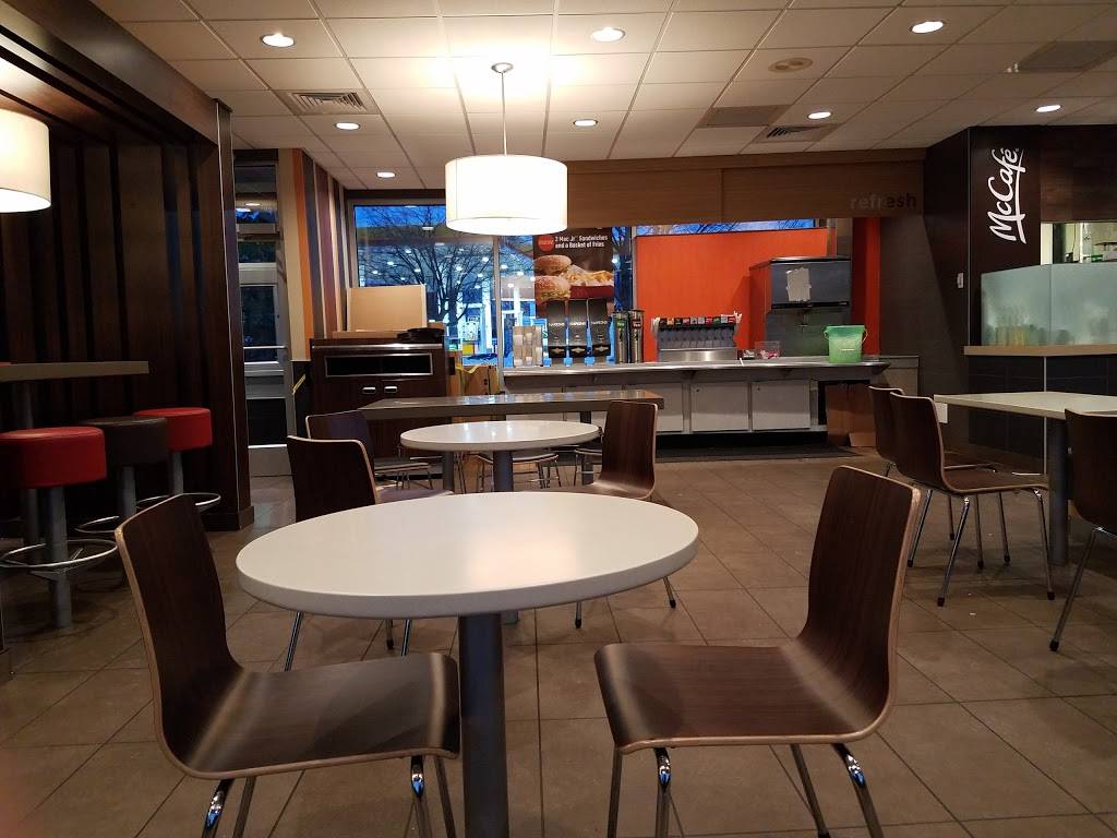 McDonalds | cafe | 112 Northside Dr, Bennington, VT 05201, USA | 8024428803 OR +1 802-442-8803