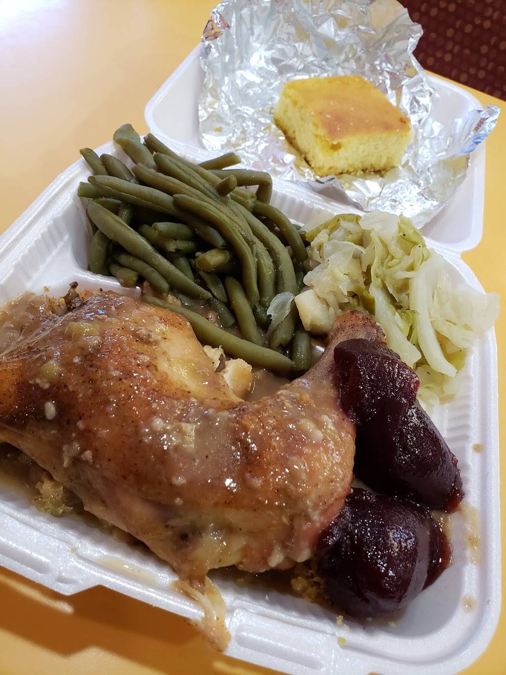 Rolands | restaurant | 1311 Chestnut Ave, Austin, TX 78702, USA | 5122221777 OR +1 512-222-1777