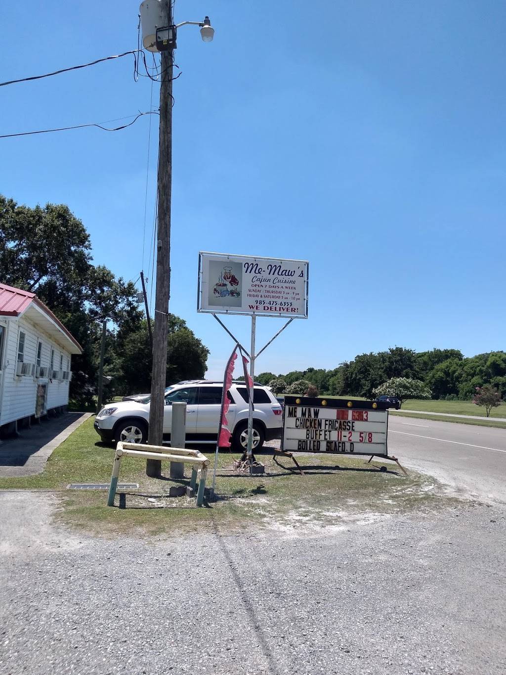 Me-Maws Cajun Cuisine | restaurant | 2606 N Alex Plaisance Blvd, Golden Meadow, LA 70357, USA | 9854756353 OR +1 985-475-6353