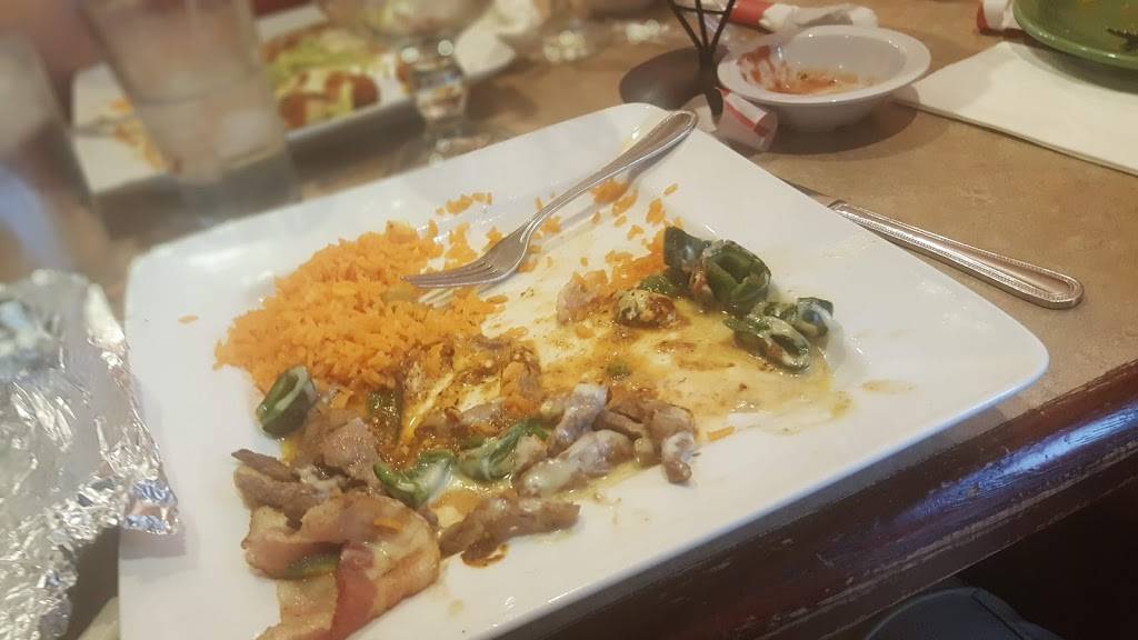 El Vallarta | restaurant | 8045 S 83rd Ave, La Vista, NE 68128, USA | 4023311613 OR +1 402-331-1613