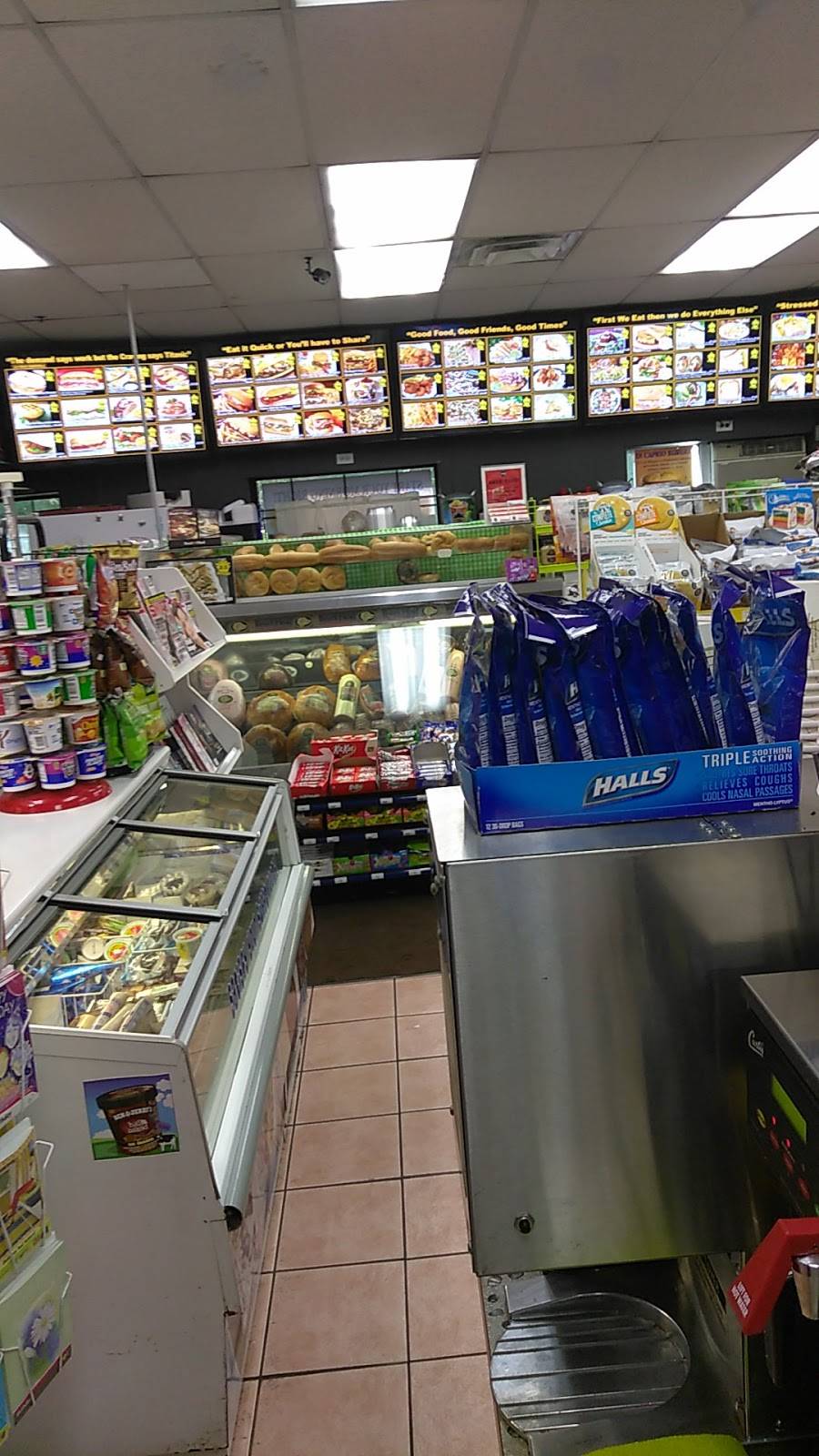 Titanic Deli | cafe | 15 NY-303, Congers, NY 10920, USA | 8452675000 OR +1 845-267-5000