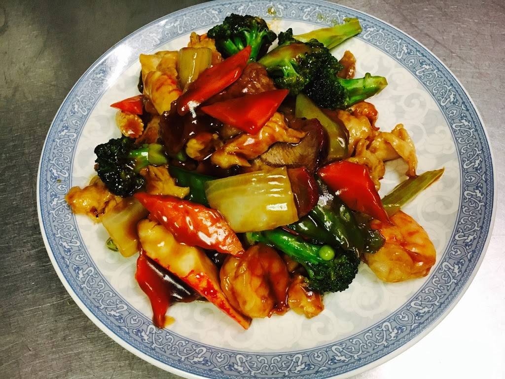 Shang Hai Chinese Restaurant | restaurant | 123 E 3rd St, West Liberty, IA 52776, USA | 3196274160 OR +1 319-627-4160