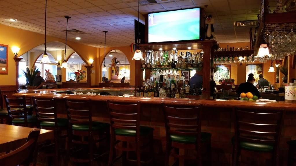 Santiagos Mexican Restaurant | restaurant | 24 Calendar Avenue, La Grange, IL 60525, USA | 7083540700 OR +1 708-354-0700