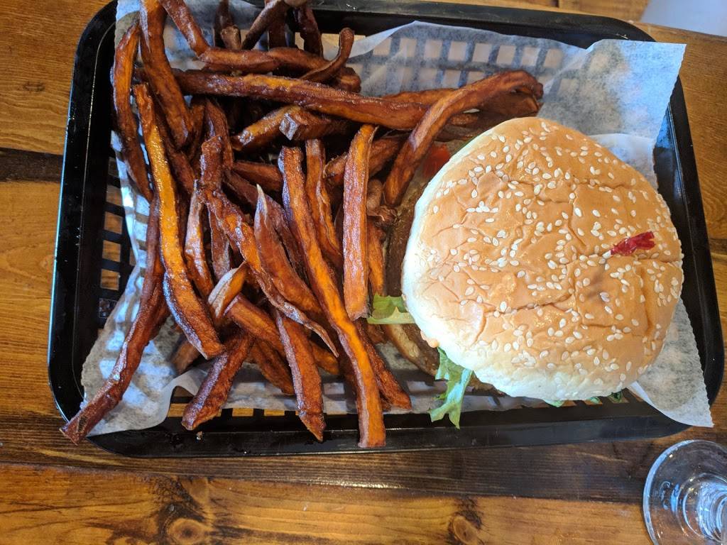 North Beach Pub | restaurant | 600 Mandalay Ave, Clearwater Beach, FL 33767, USA | 7272812364 OR +1 727-281-2364