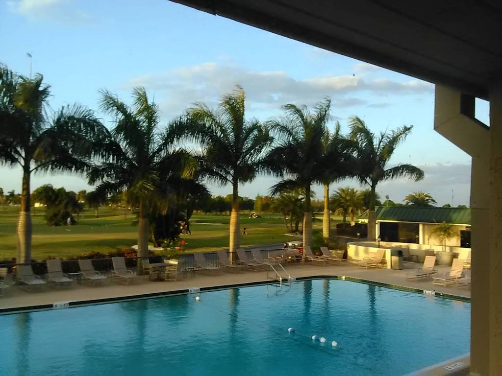 Feather Sound Country Club | restaurant | 2201 Feather Sound Dr, Clearwater, FL 33762, USA | 7275735666 OR +1 727-573-5666