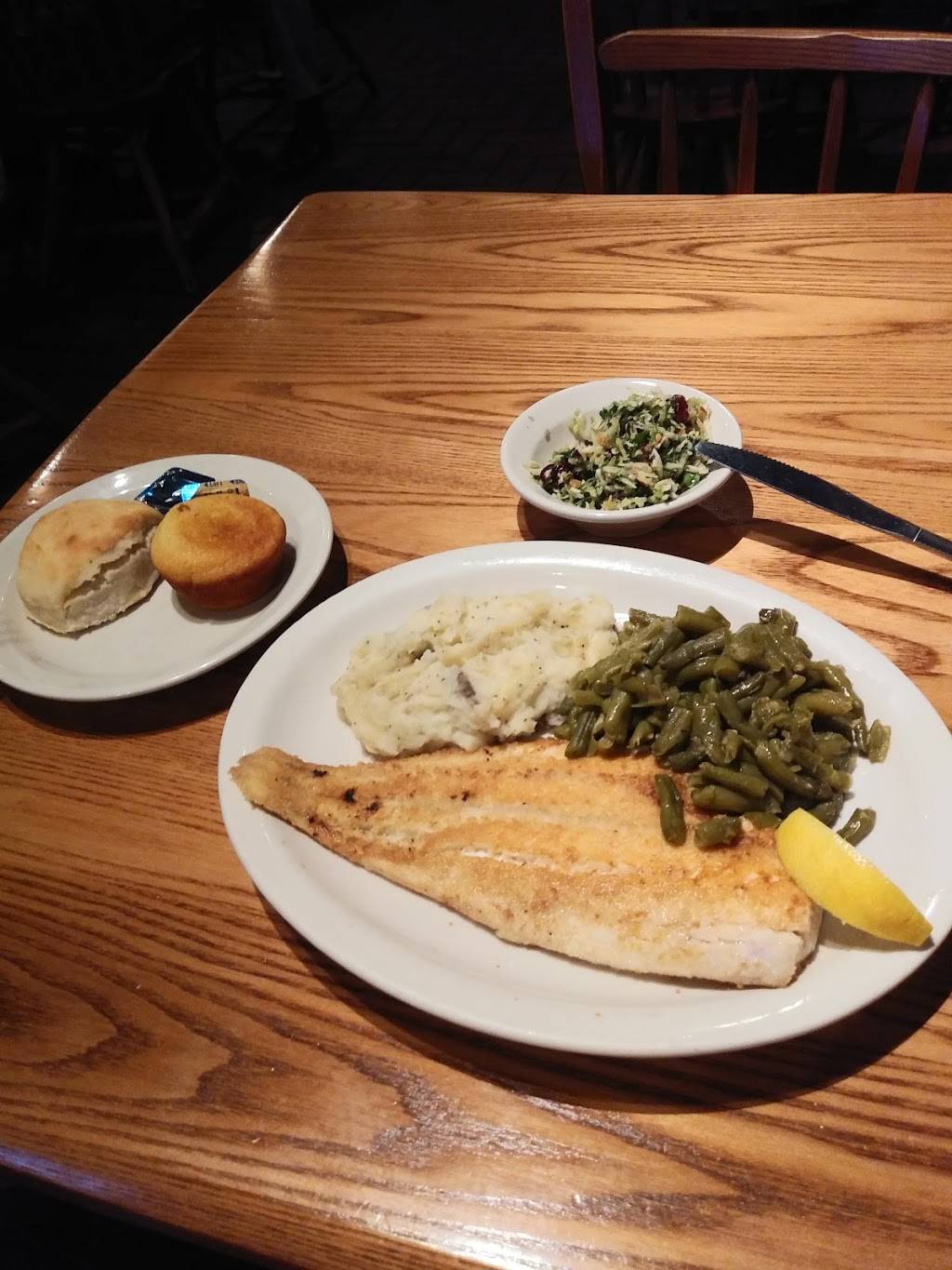 Cracker Barrel Old Country Store | restaurant | 100 Cracker Barrel Dr, Calhoun, GA 30701, USA | 7066241661 OR +1 706-624-1661