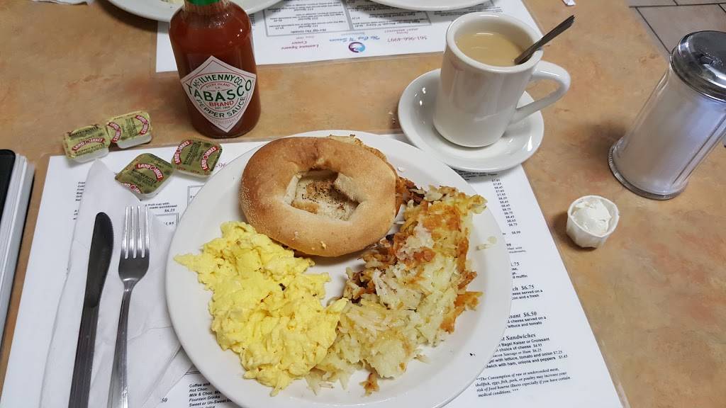 The Cup n Saucer Restaurant | restaurant | 6169 Jog Rd, Lake Worth, FL 33463, USA | 5619664997 OR +1 561-966-4997