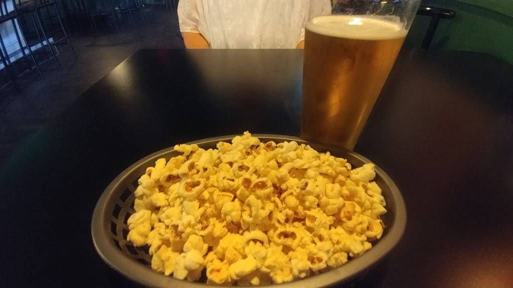 Mc Clenaghans Pub | restaurant | 52500 Van Dyke Ave, Shelby Charter Twp, MI 48316, USA | 5867392913 OR +1 586-739-2913