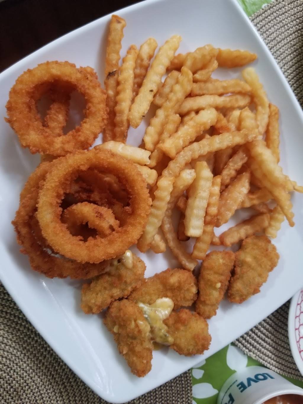 Churchs Chicken | restaurant | 2290 Lawrence Ave E, Scarborough, ON M1P 2P9, Canada | 4167525550 OR +1 416-752-5550