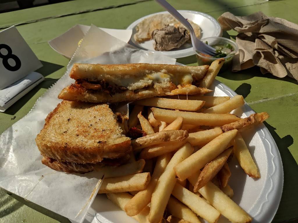 San Pedro Fish Market Grille | restaurant | 5496, 120 W G St, Wilmington, CA 90744, USA | 3108356671 OR +1 310-835-6671